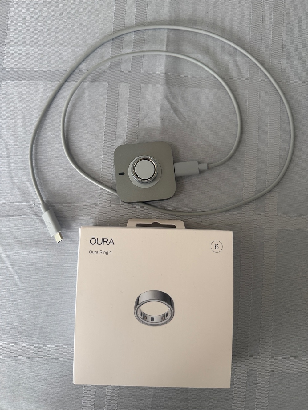 New In-box Oura Ring 4, size 6, silver